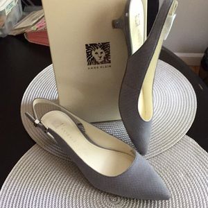 Kitten heel sling back